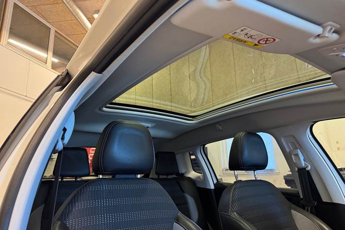 Hvid Peugeot 2008 fra 2018