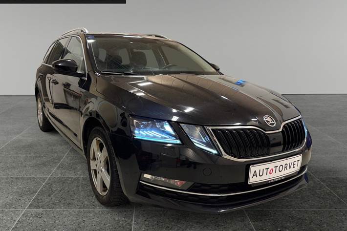 Sort Skoda Octavia fra 2019