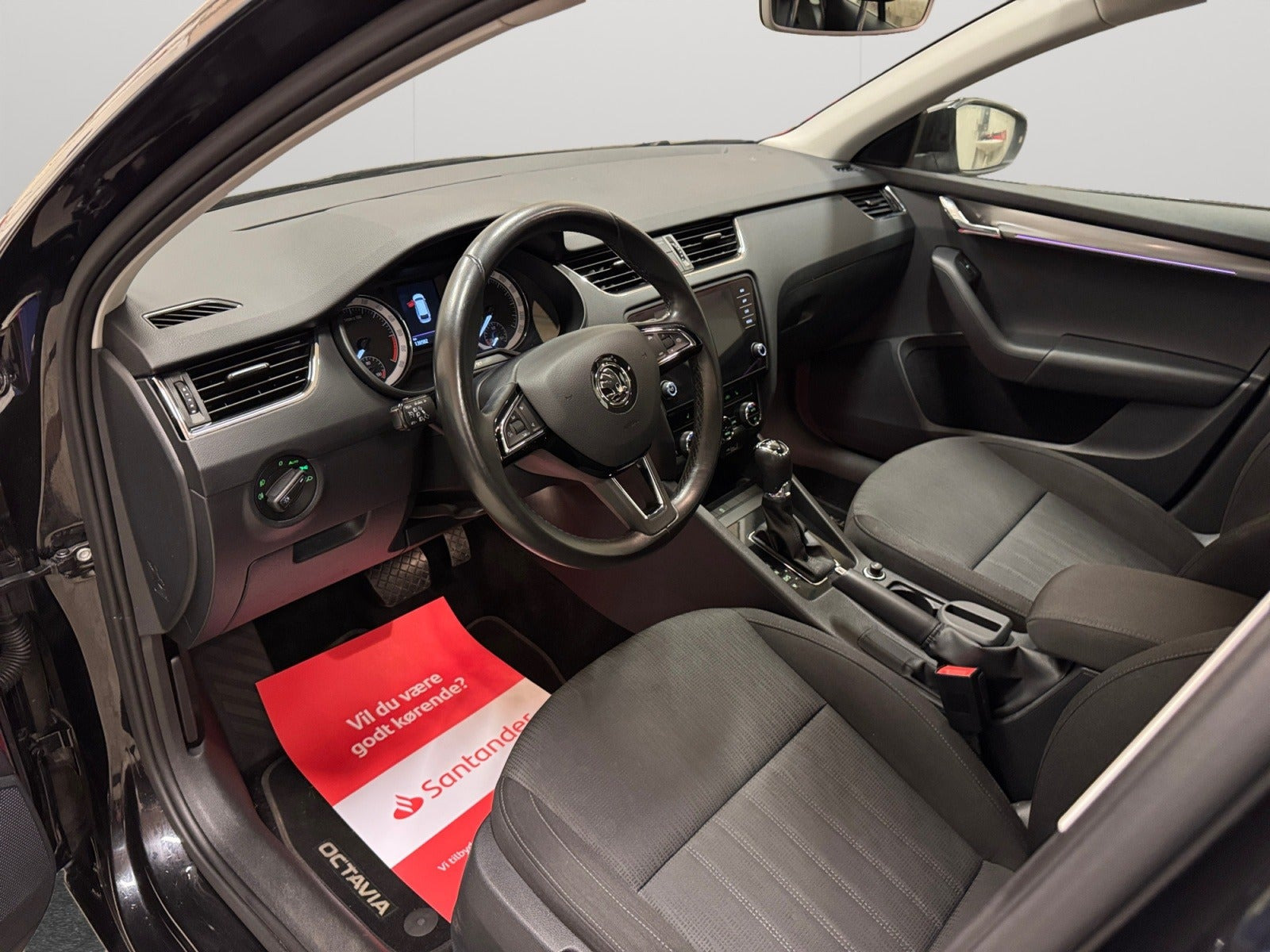Sort Skoda Octavia fra 2019