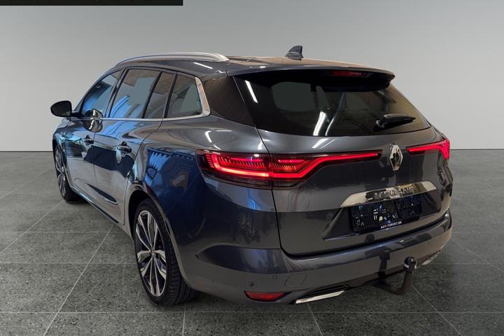Blå Renault Megane IV fra 2021