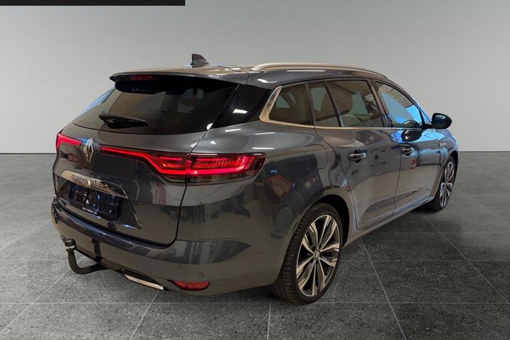Blå Renault Megane IV fra 2021