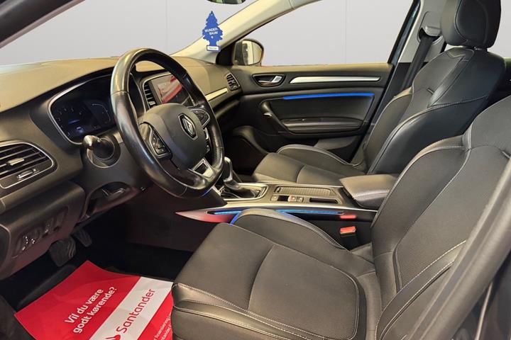 Blå Renault Megane IV fra 2021