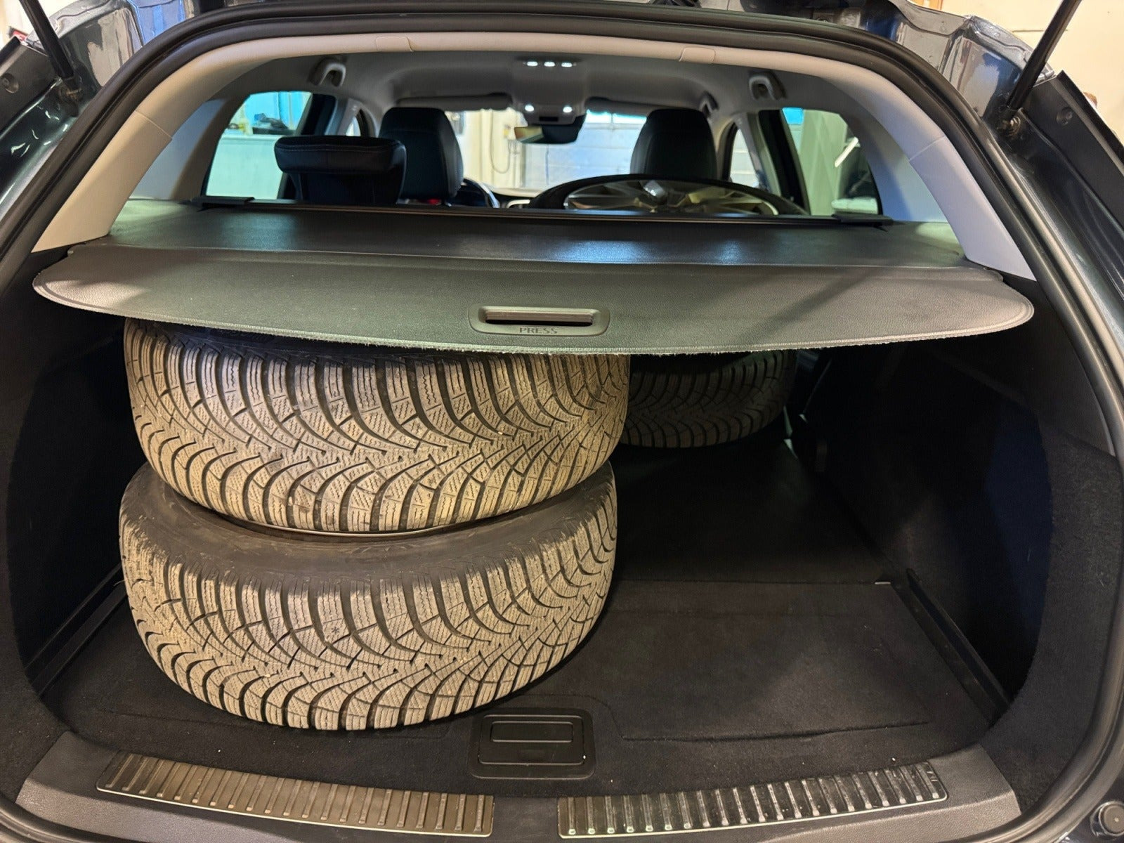 Blå Renault Megane IV fra 2021