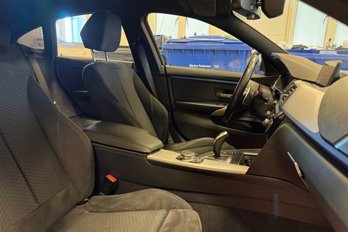 Sort BMW 420d fra 2020