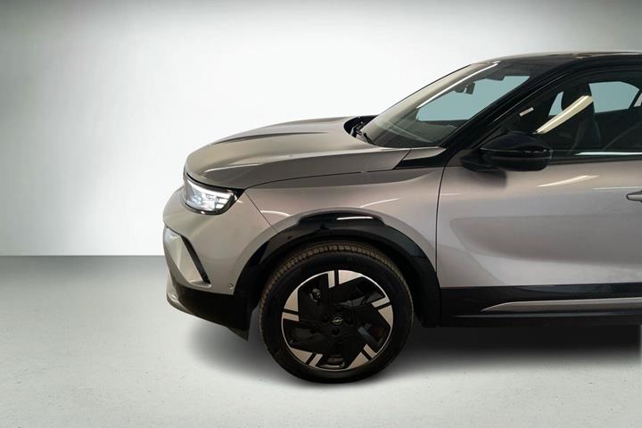 Sølv Opel Mokka-e fra 2025