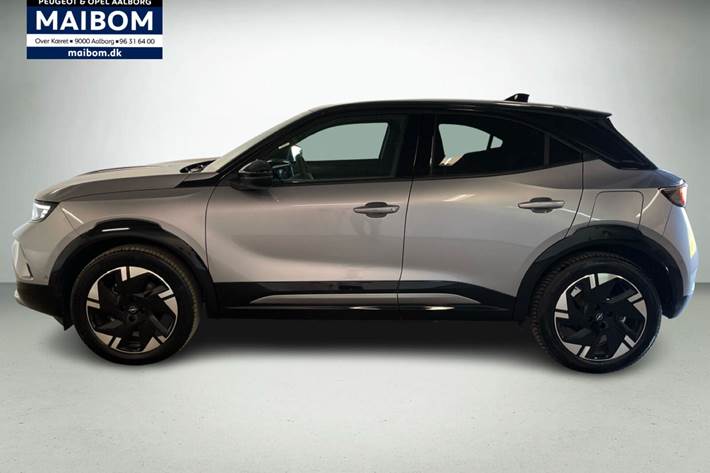 Sølv Opel Mokka-e fra 2025