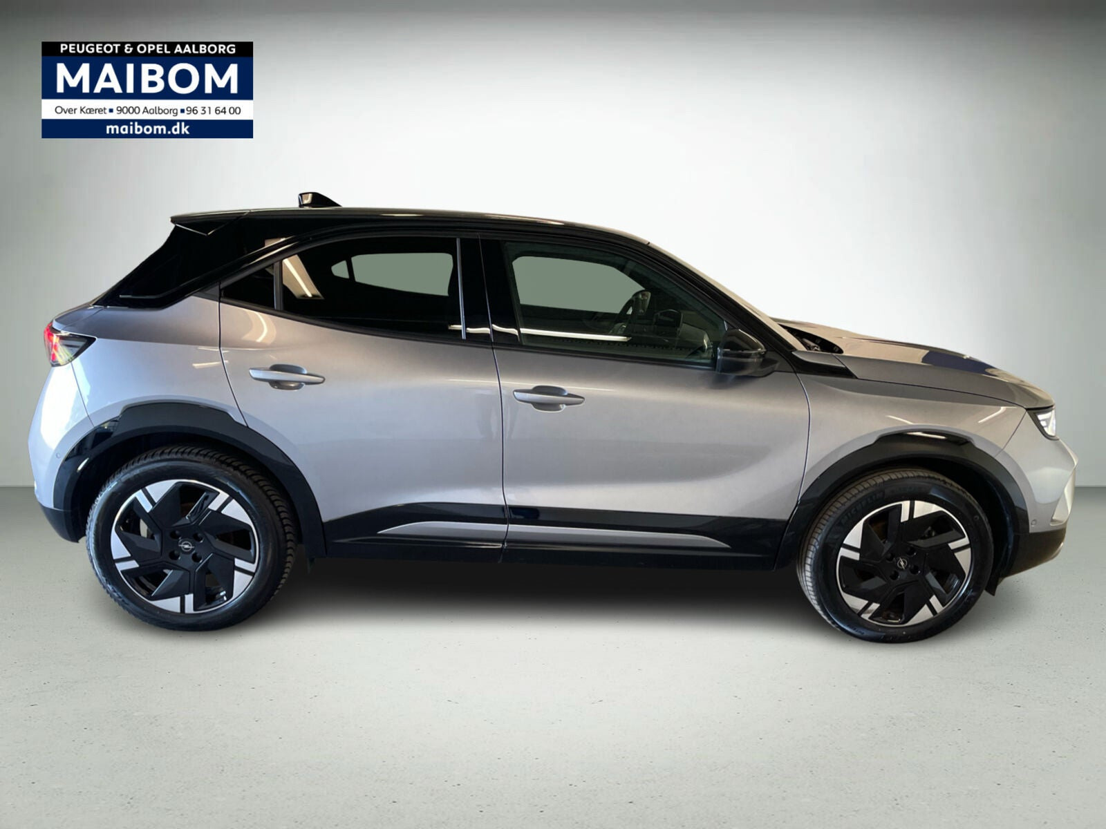 Sølv Opel Mokka-e fra 2025