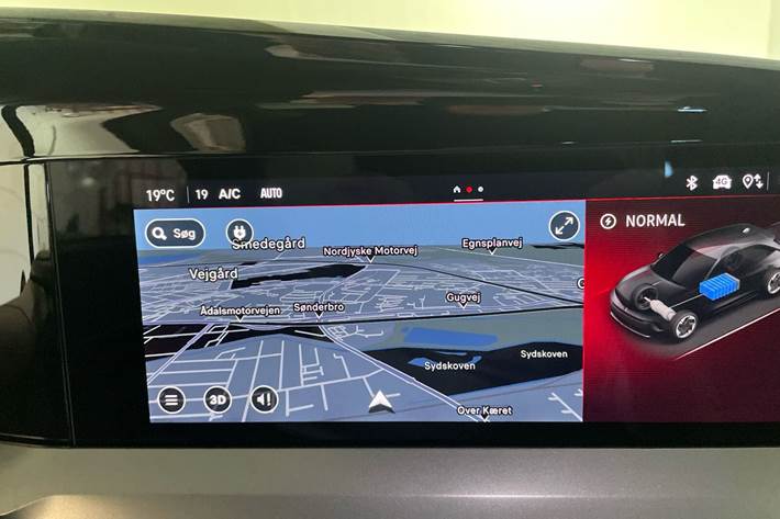 Sølv Opel Mokka-e fra 2025