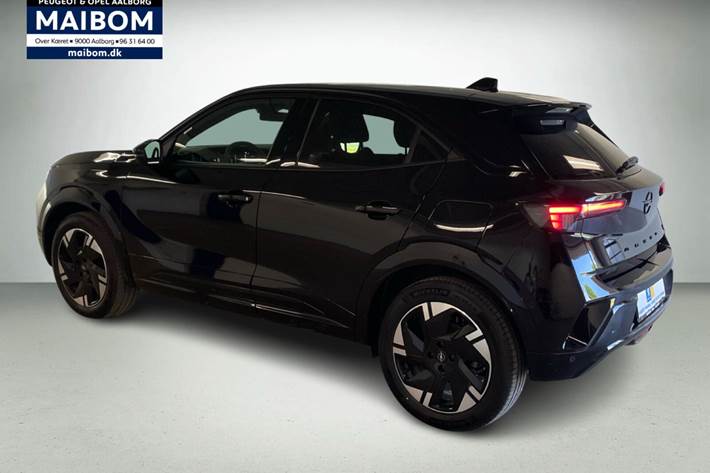 Sort Opel Mokka-e fra 2025