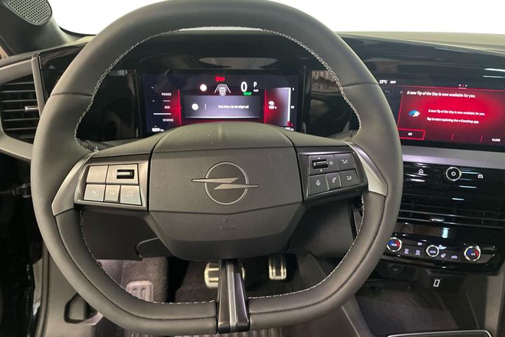 Sort Opel Mokka-e fra 2025