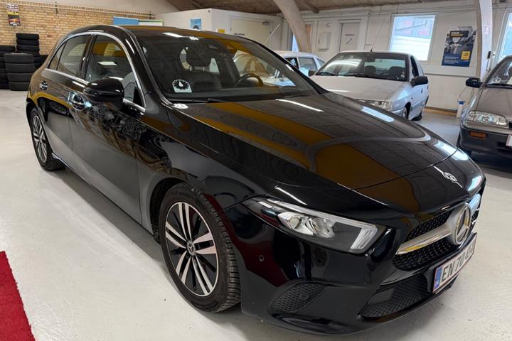 Sort Mercedes A200 fra 2018