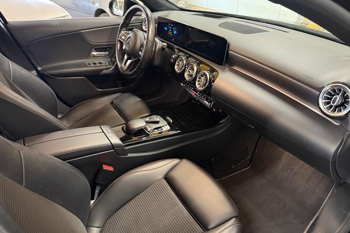 Sort Mercedes A200 fra 2018