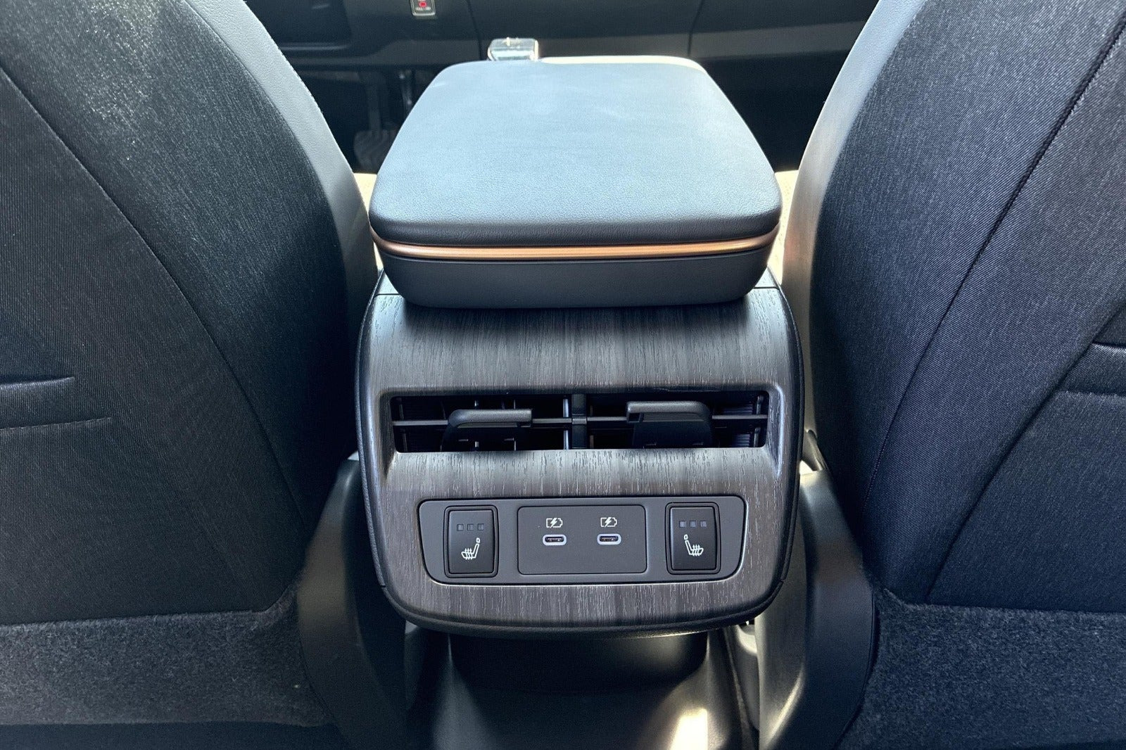 Hvid Nissan Ariya fra 2025