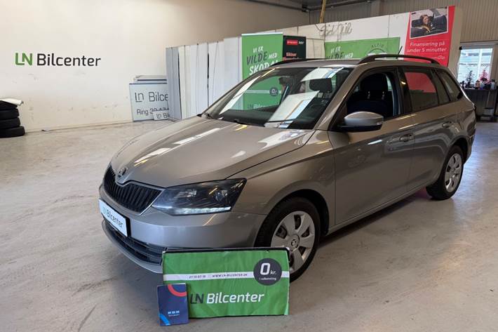 Beige Skoda Fabia fra 2015 set udefra