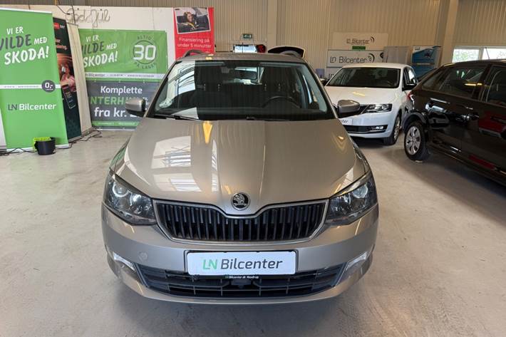 Beige Skoda Fabia fra 2015