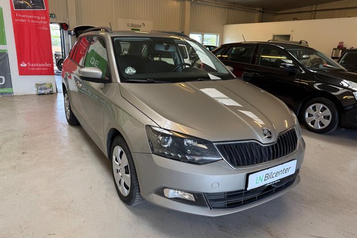 Beige Skoda Fabia fra 2015