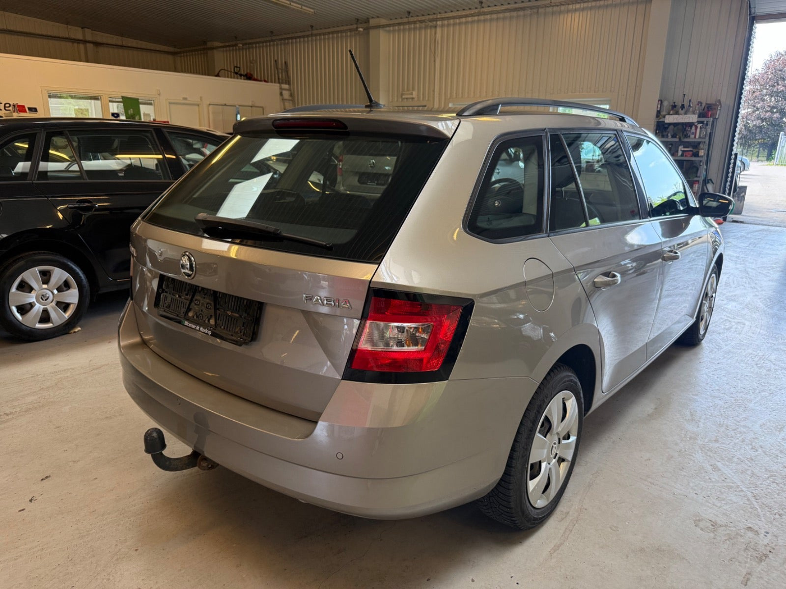 Beige Skoda Fabia fra 2015