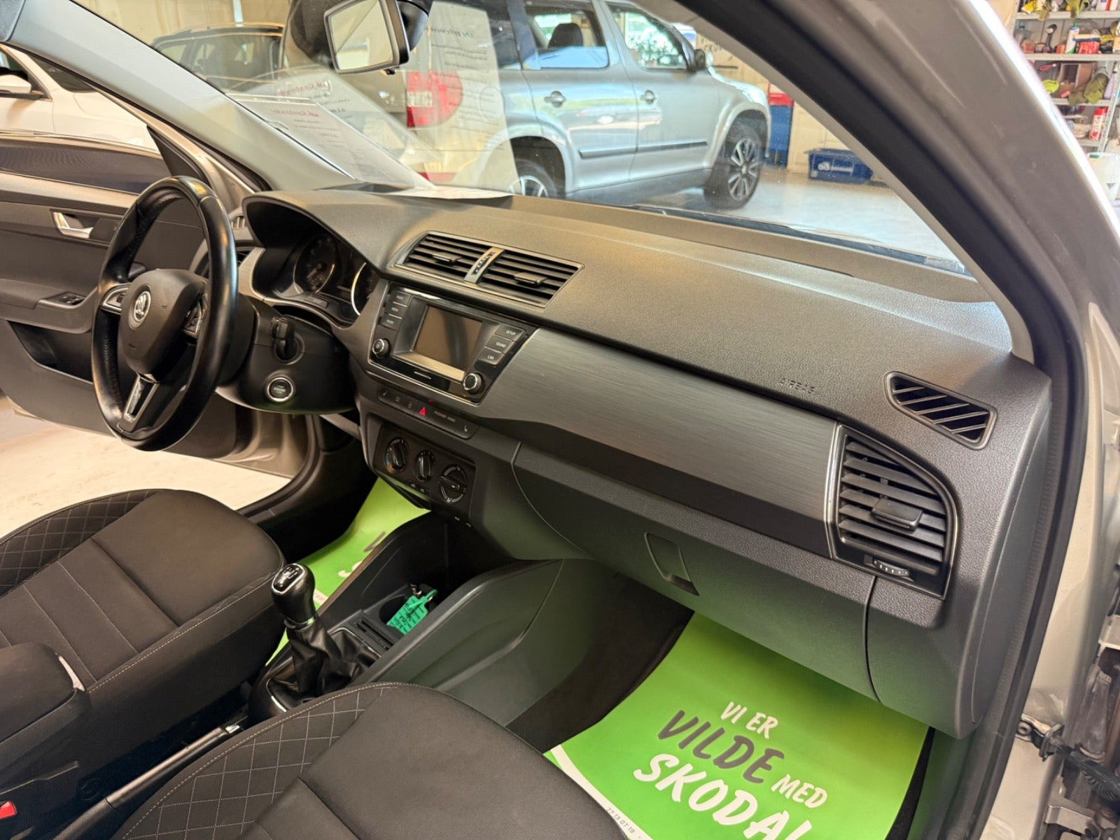 Beige Skoda Fabia fra 2015