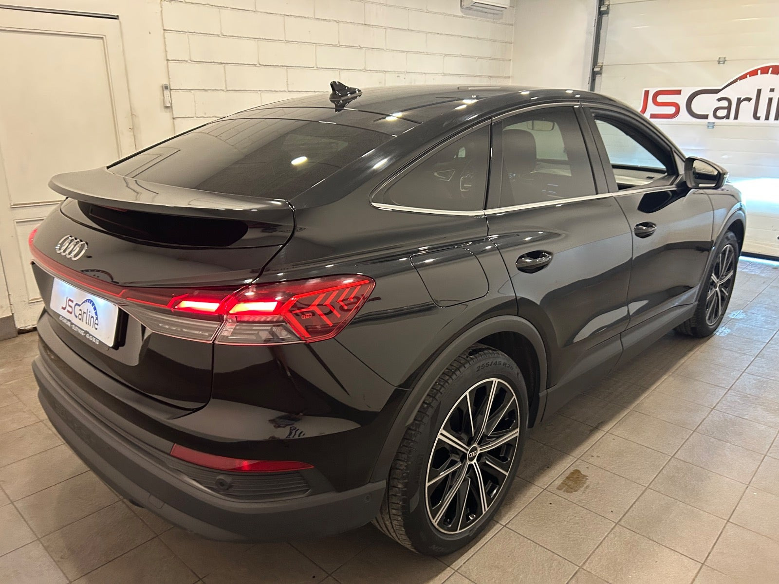 Sort Audi Q4 e-tron fra 2023