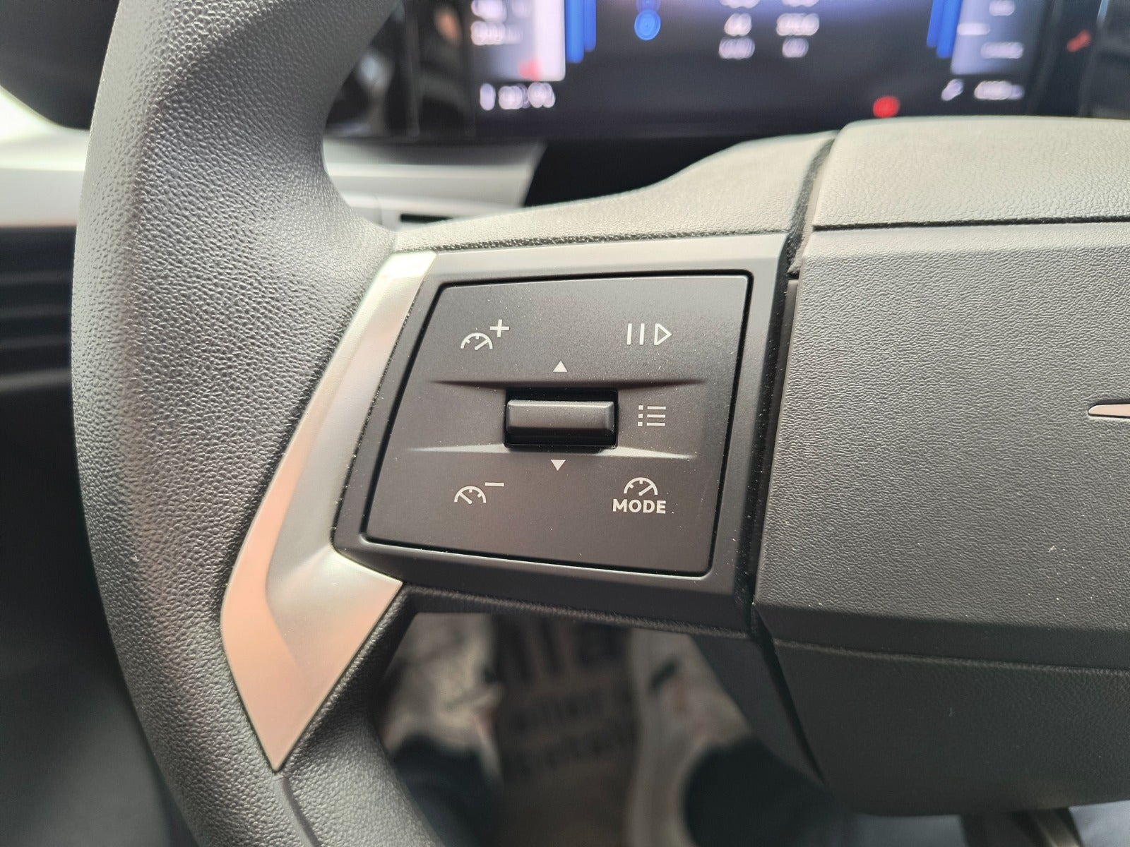 Blå Opel Frontera fra 2025