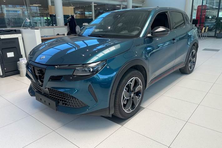 Grøn Alfa Romeo Junior fra 2024