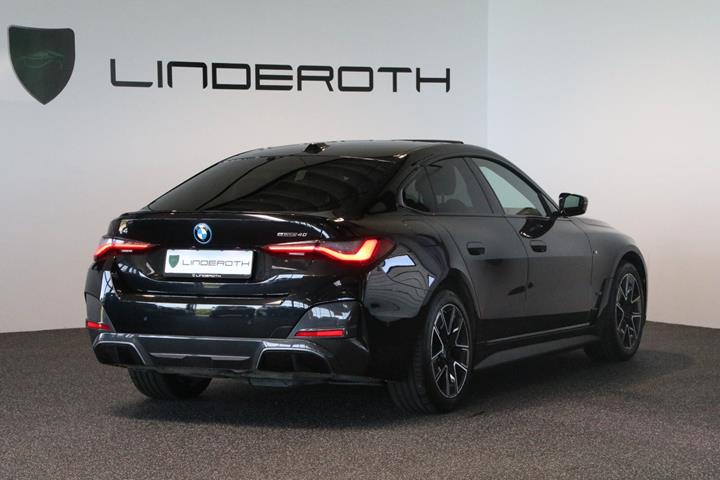Sort BMW i4 fra 2023