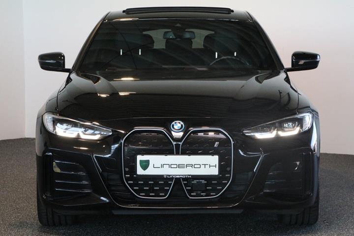 Sort BMW i4 fra 2023