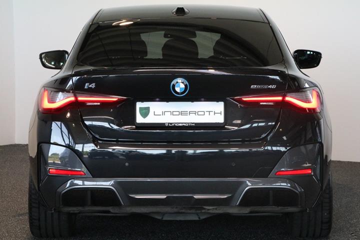 Sort BMW i4 fra 2023
