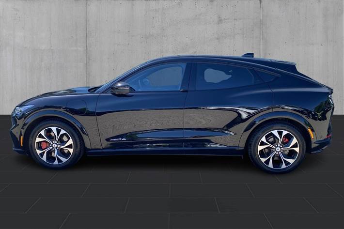 Sort Ford Mustang Mach-E fra 2023