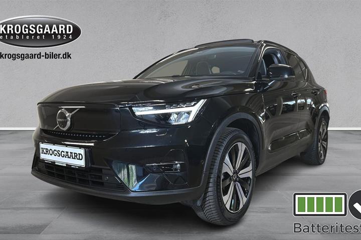 Sort Volvo XC40 fra 2023 set udefra