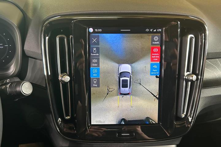 Sort Volvo XC40 fra 2023