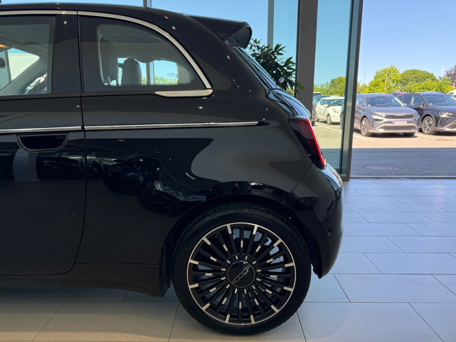 Sort Fiat 500e fra 2023