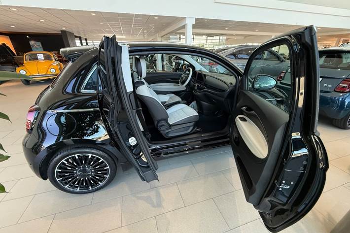 Sort Fiat 500e fra 2023