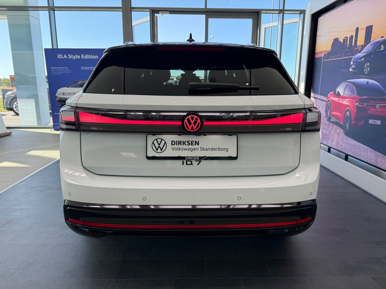 Hvid VW ID.7 fra 2025