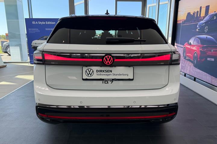 Hvid VW ID.7 fra 2025