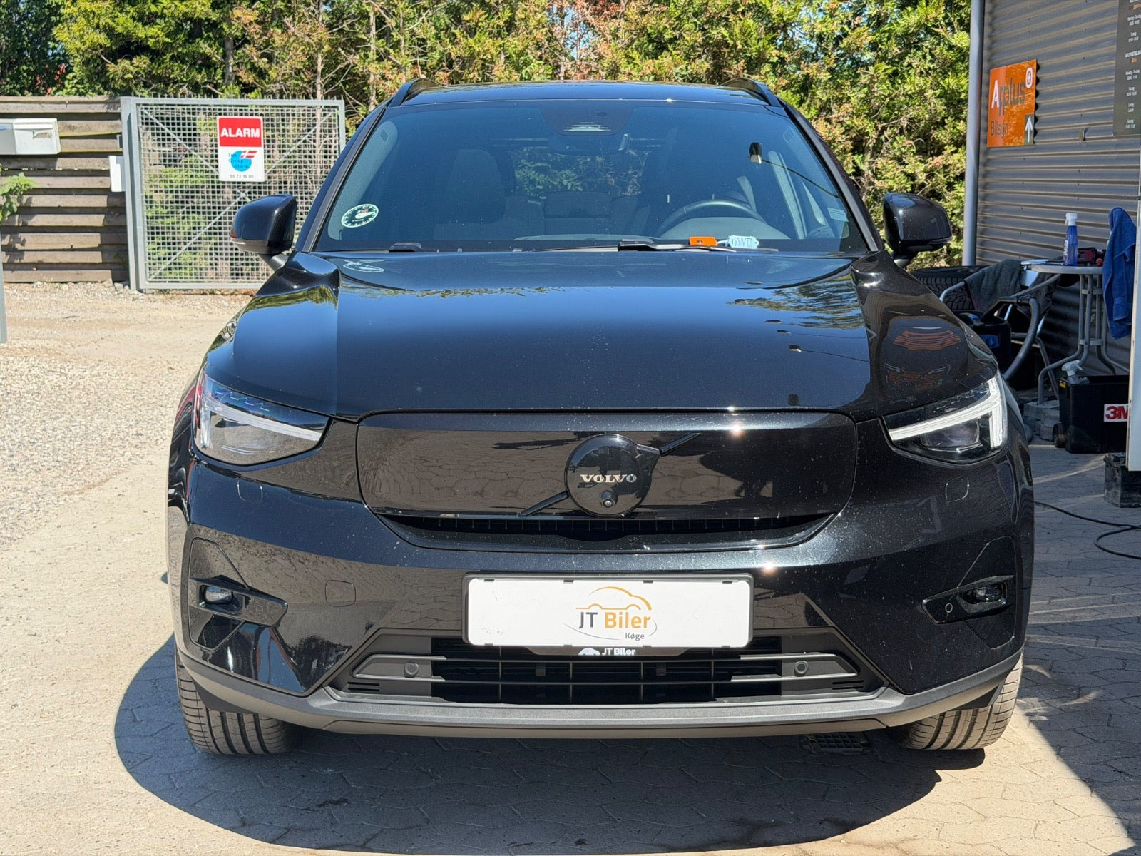 Sort Volvo EX40 fra 2025