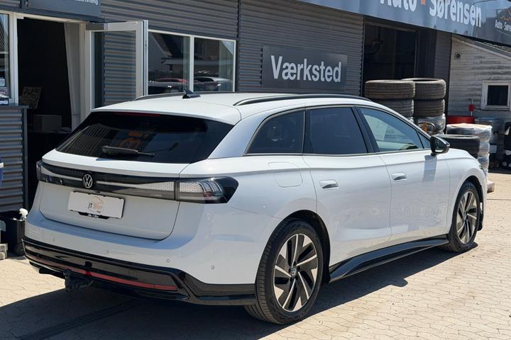 Hvid VW ID.7 fra 2025