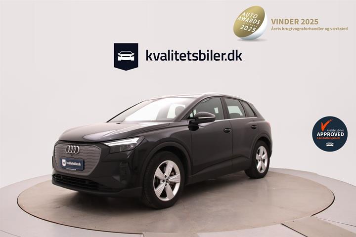 Sort Audi Q4 fra 2023 set udefra