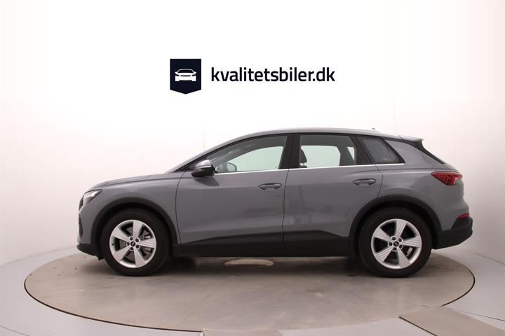 Grå Audi Q4 fra 2024