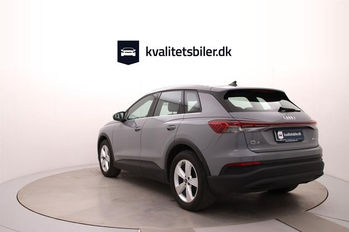 Grå Audi Q4 fra 2024