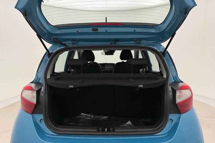 Blå Hyundai i10 fra 2021