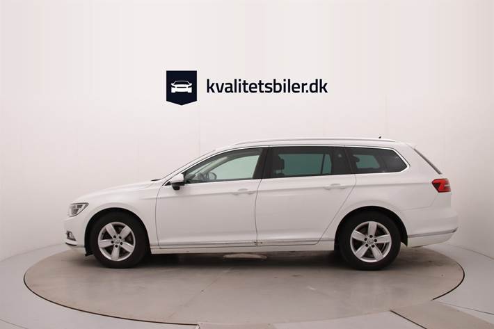 Hvid VW Passat fra 2018