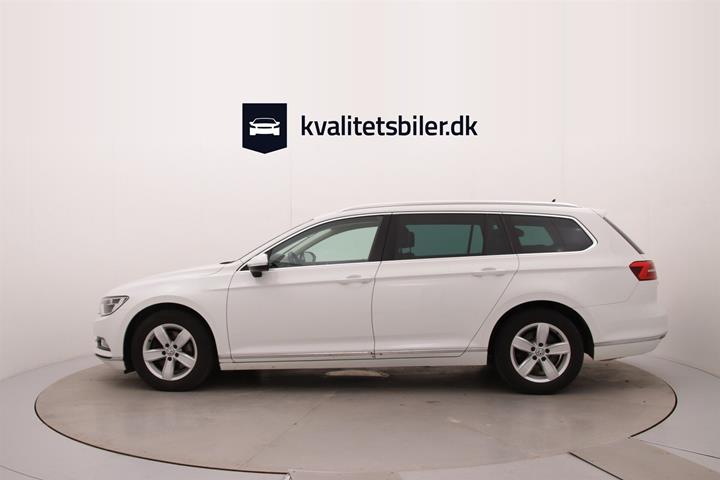 Hvid VW Passat fra 2018