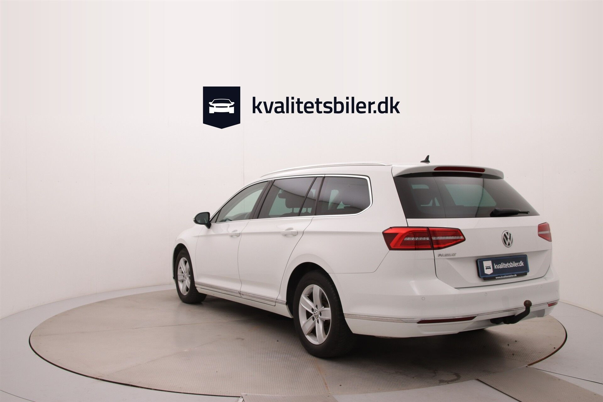 Hvid VW Passat fra 2018
