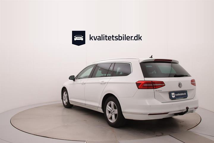 Hvid VW Passat fra 2018
