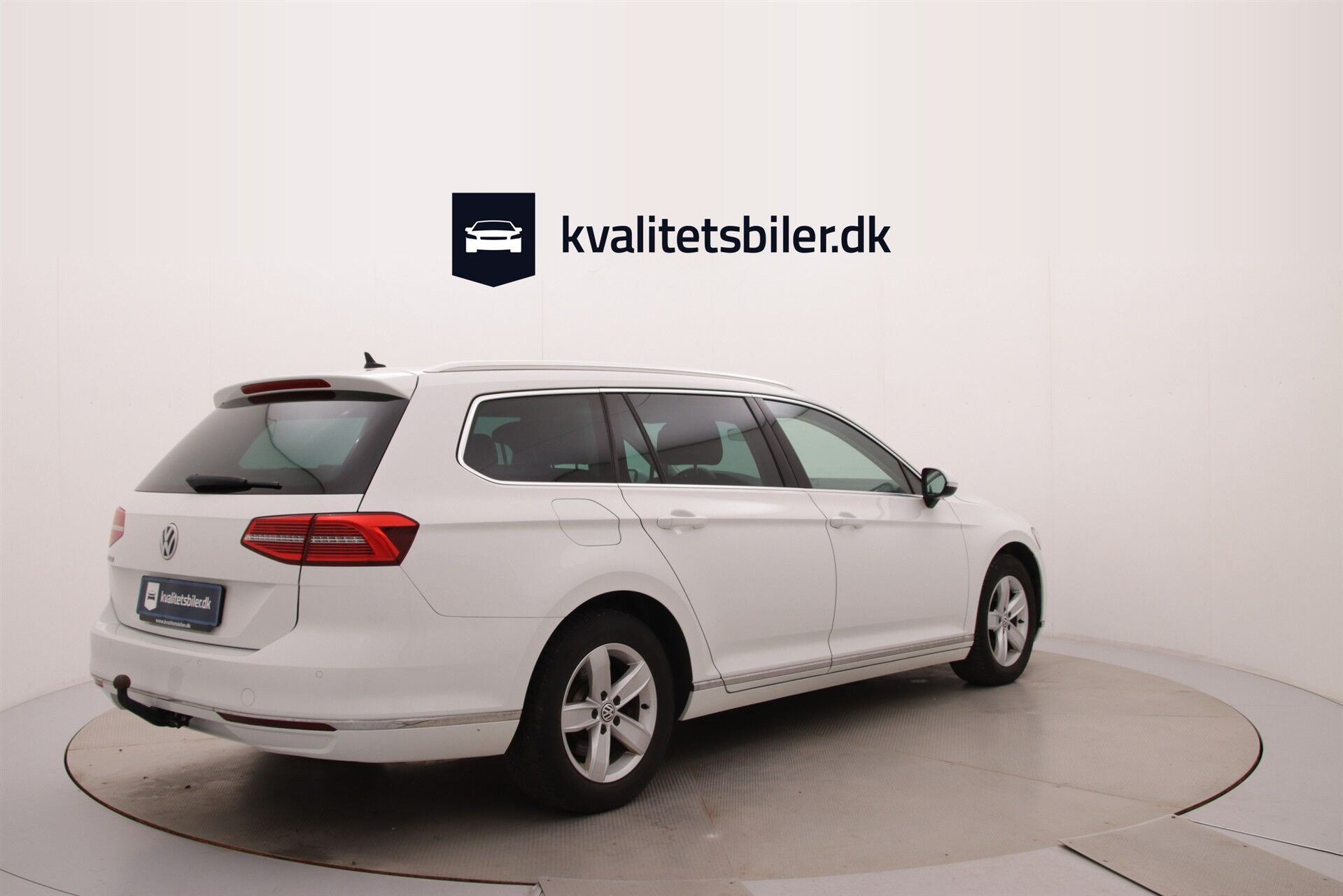 Hvid VW Passat fra 2018