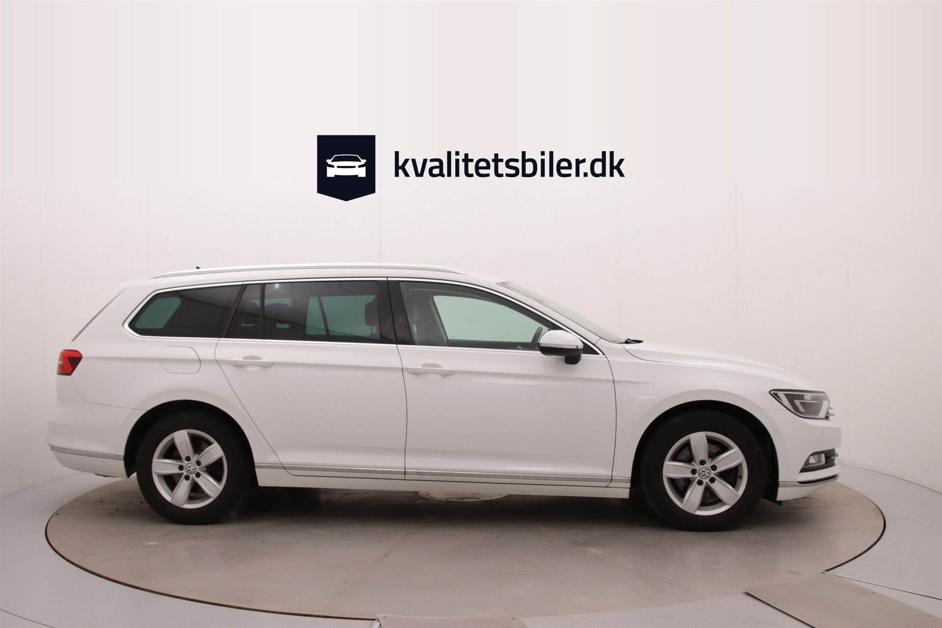 Hvid VW Passat fra 2018