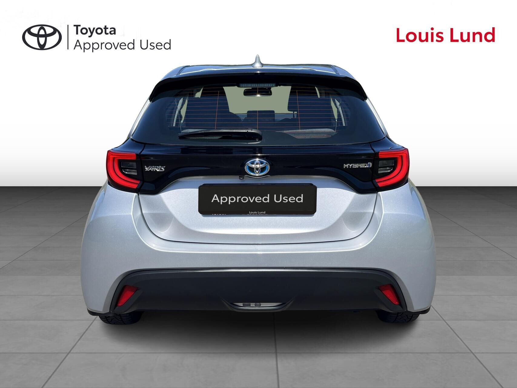 Sølv Toyota Yaris fra 2022