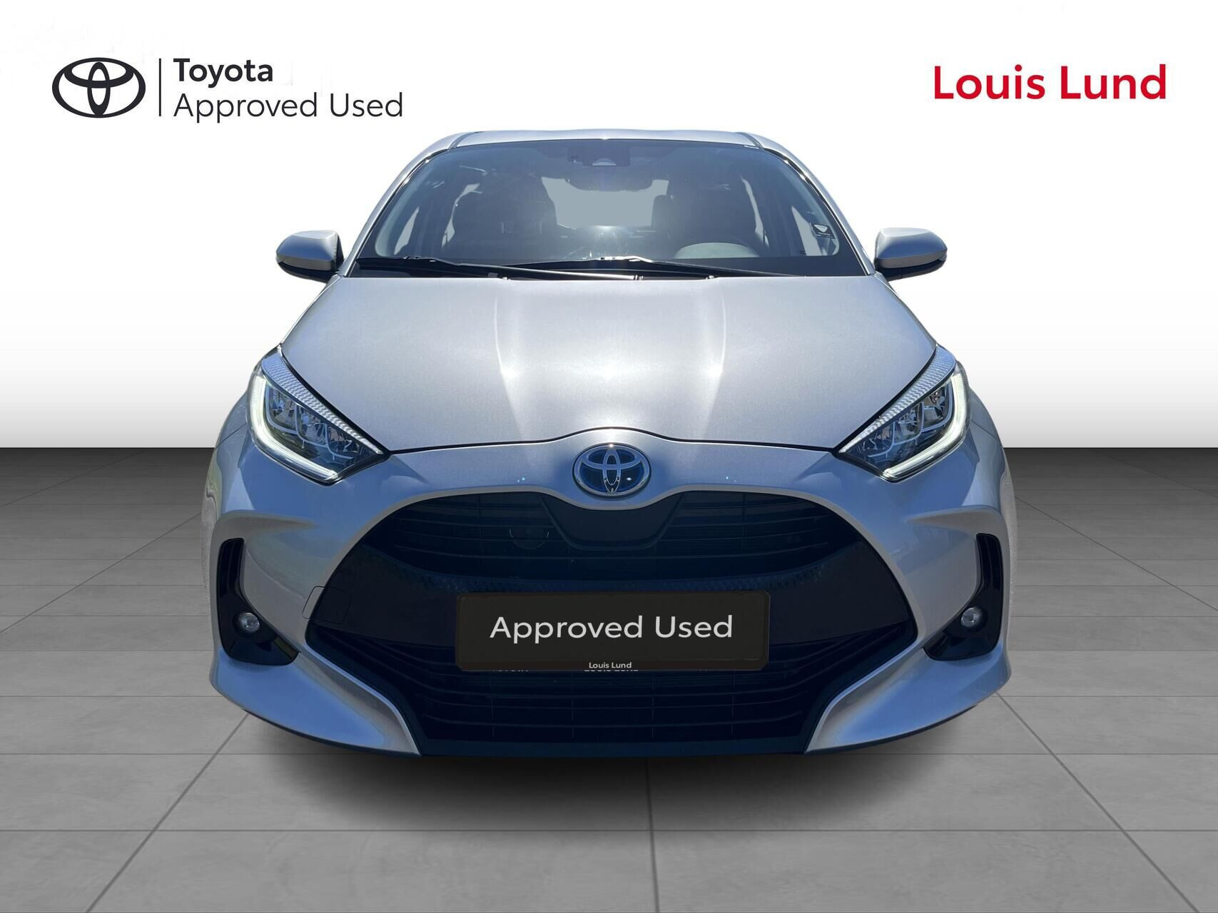 Sølv Toyota Yaris fra 2022