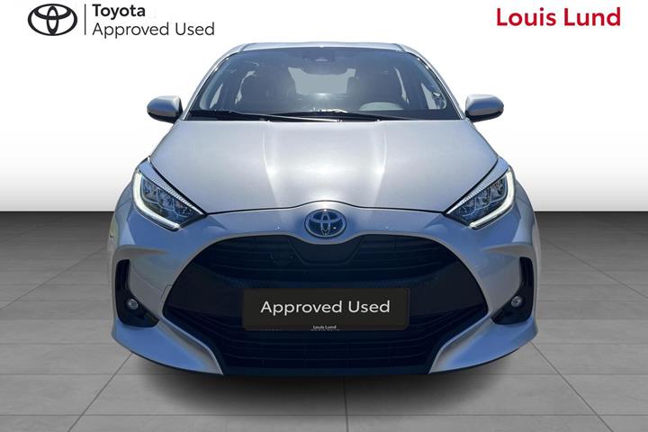 Sølv Toyota Yaris fra 2022